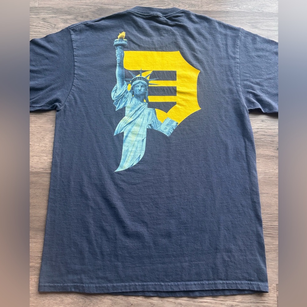 Rare Primitive NY Graphic T-Shirt Sz.M